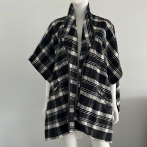 Nordstrom poncho plaid with leather trim one‎ size